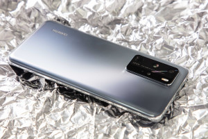  2500        Huawei P40